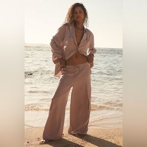 Alo Yoga Dreamscape Cargo Wide Leg Pant